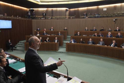 Il vicegovernatore Fvg con delega alla Salute, Riccardo Riccardi, durante uno dei suoi interventi in Aula